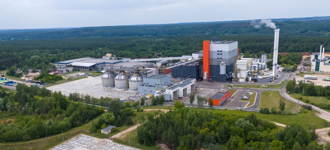 Luftaufnahme Biomasse-Kraftwerk Vilnius.